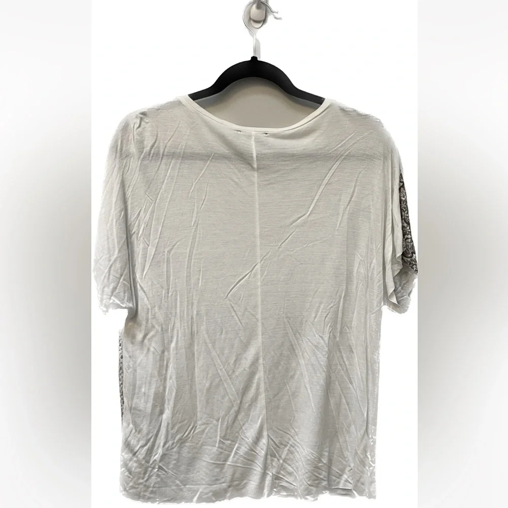 💕 Women’s Zara print top in size medium - Picture 2 of 3